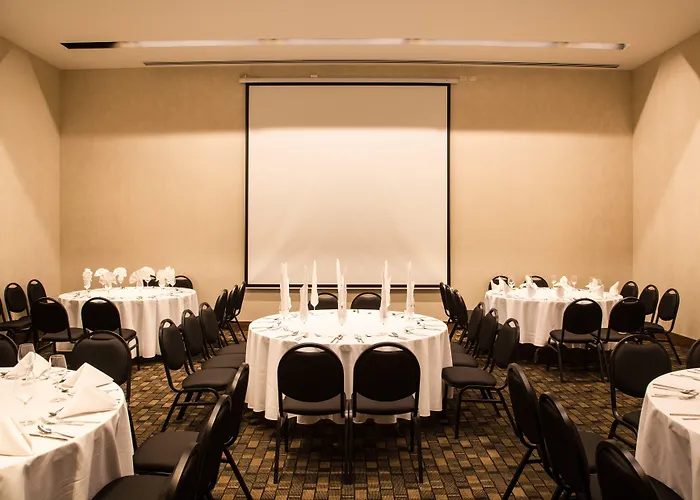 Fiesta Plaza Aeropuerto Hotel 4*